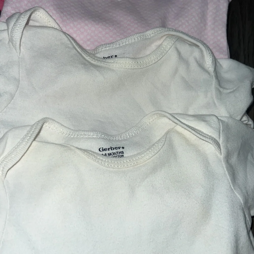 Gerber short sleeve white onesies (set of 9)